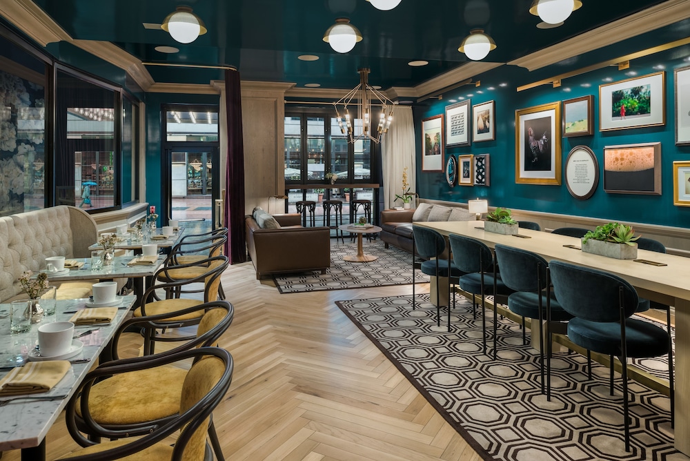 Merrion Row Hotel and Public House — Restaurant & bars in New York City, New York State