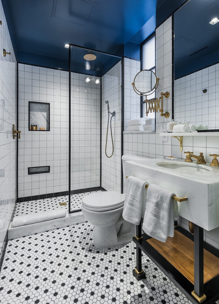Merrion Row Hotel and Public House — Hotel rooms in New York City, New York State