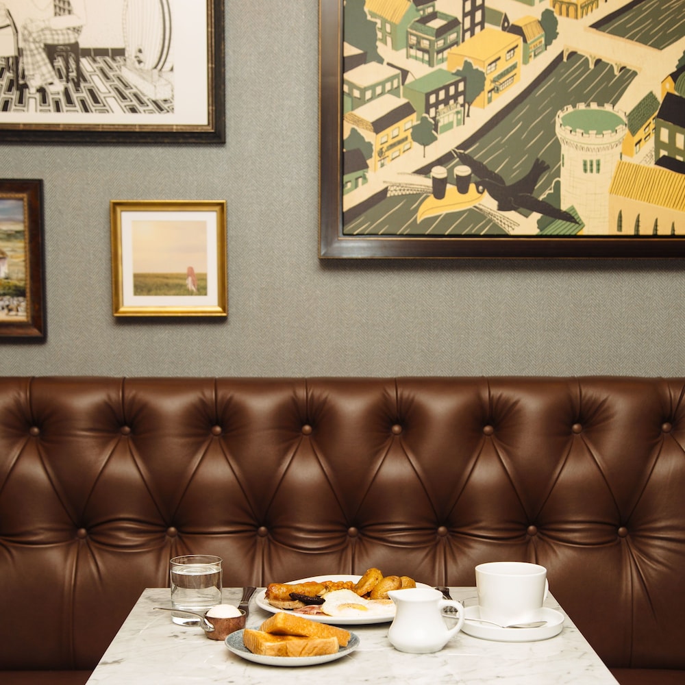 Merrion Row Hotel and Public House — Restaurant & bars in New York City, New York State
