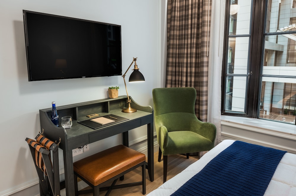 Merrion Row Hotel and Public House — Hotel rooms in New York City, New York State