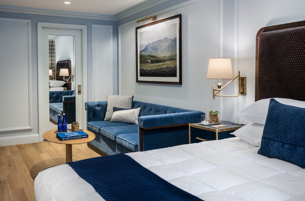 Merrion Row Hotel and Public House — Hotel rooms in New York City, New York State