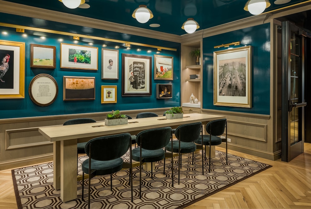 Merrion Row Hotel and Public House — Restaurant & bars in New York City, New York State