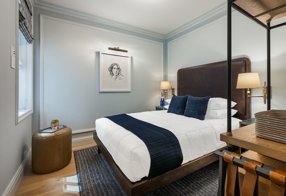 Merrion Row Hotel and Public House — Hotel rooms in New York City, New York State