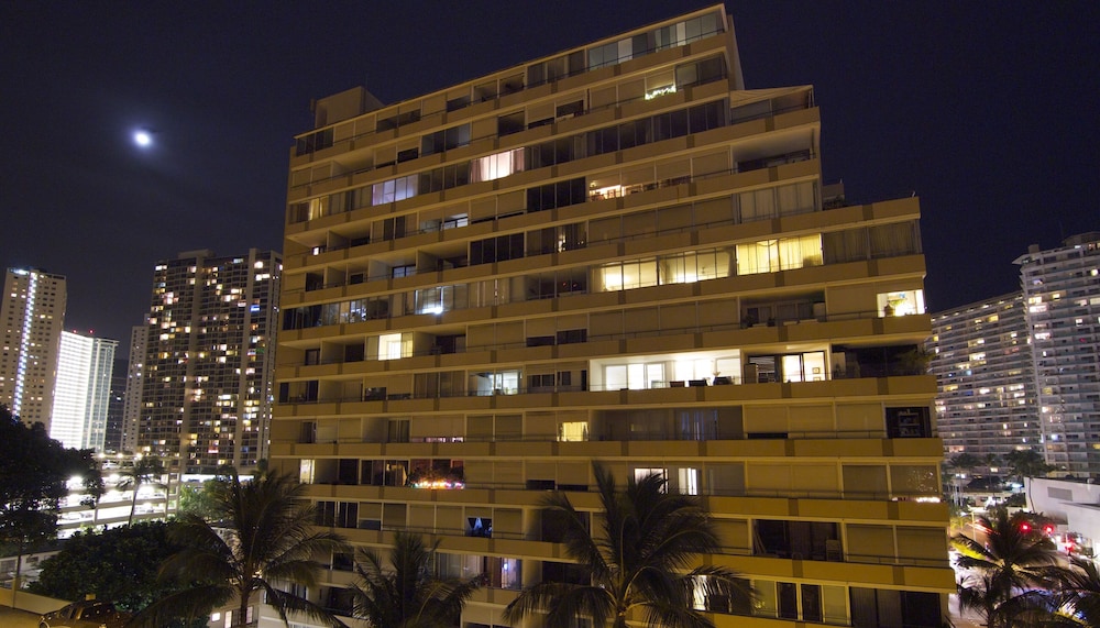 The Equus — Hotel building in Honolulu, Hawaii