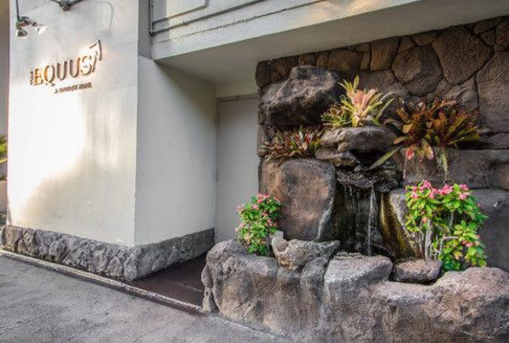 The Equus — Hotel building in Honolulu, Hawaii