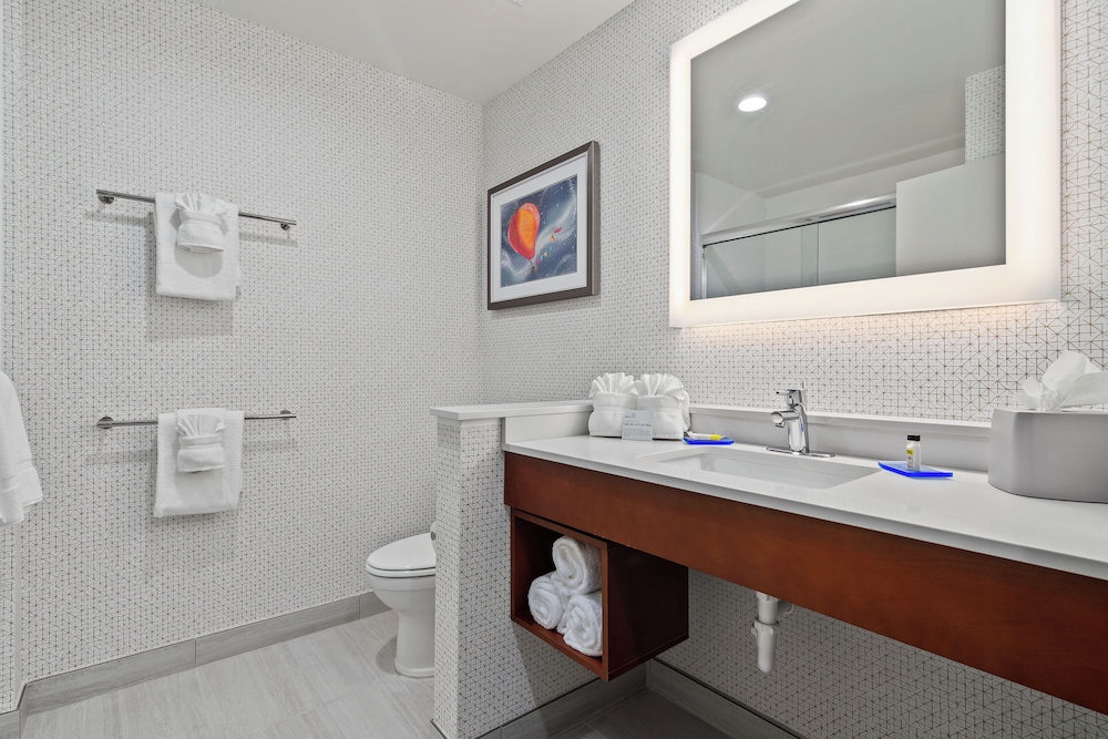 Holiday Inn Express & Suites Orlando - Lake Buena Vista by IHG — Hotel rooms in Orlando, Florida