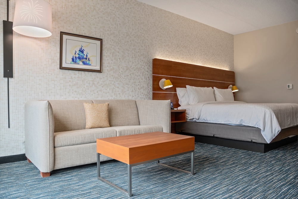 Holiday Inn Express & Suites Orlando - Lake Buena Vista by IHG — Hotel rooms in Orlando, Florida