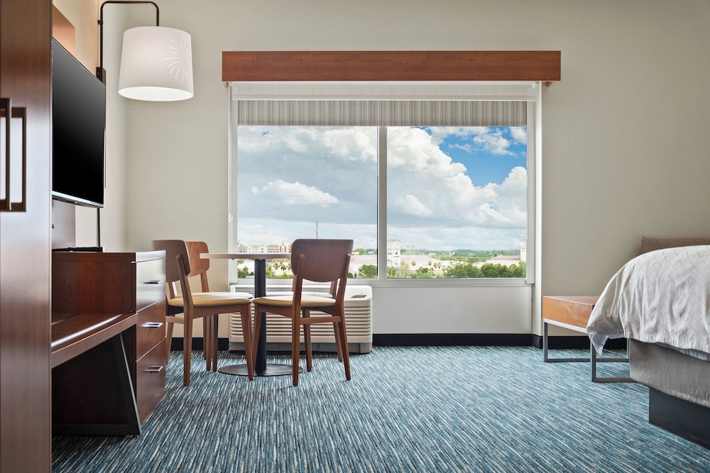 Holiday Inn Express & Suites Orlando - Lake Buena Vista by IHG — Hotel rooms in Orlando, Florida
