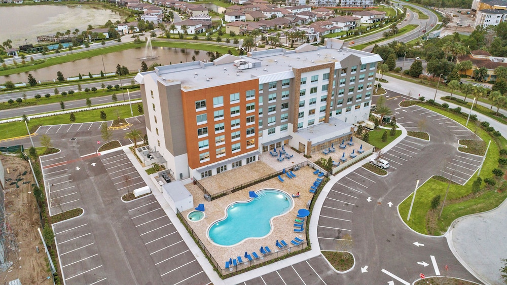 Holiday Inn Express & Suites Orlando - Lake Buena Vista by IHG — Main photo in Orlando, Florida