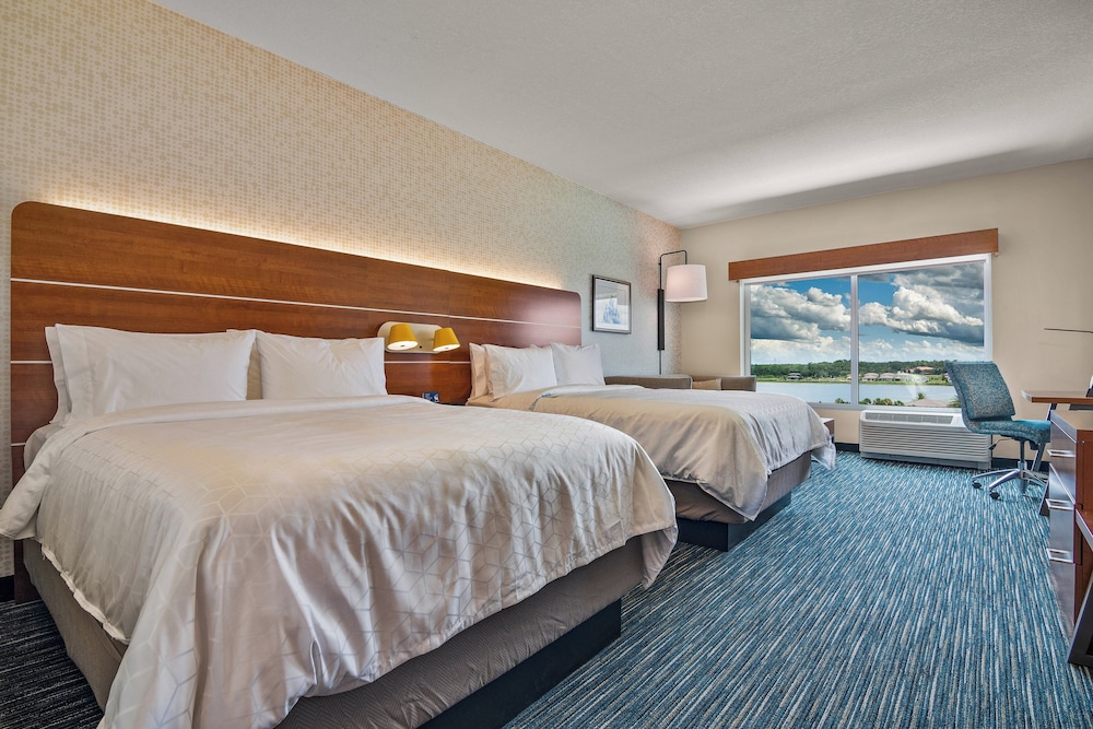 Holiday Inn Express & Suites Orlando - Lake Buena Vista by IHG — Hotel rooms in Orlando, Florida