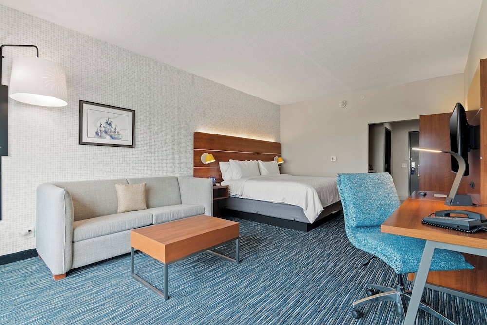 Holiday Inn Express & Suites Orlando - Lake Buena Vista by IHG — Hotel rooms in Orlando, Florida