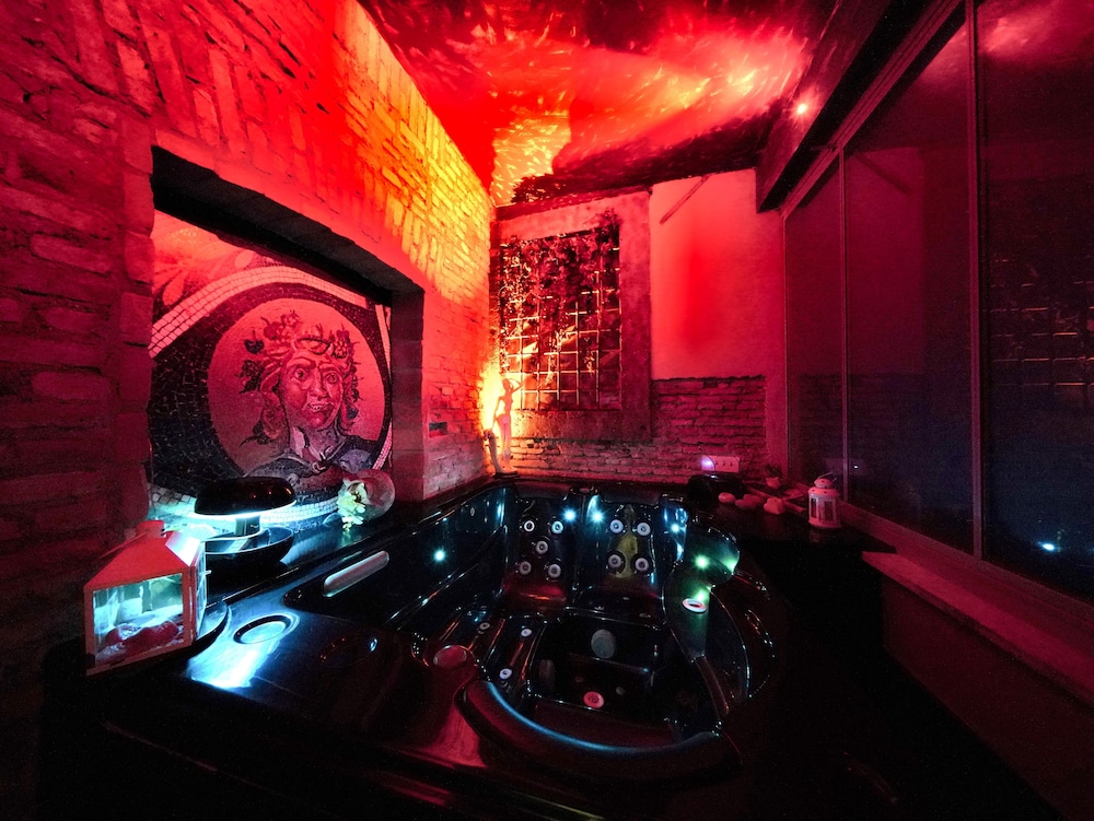 Nerva Accommodation Cavour — Spa in Rome, Lazio