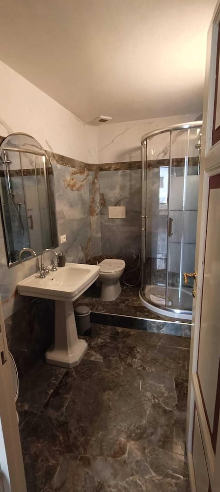 Nerva Accommodation Cavour — Hotel rooms in Rome, Lazio