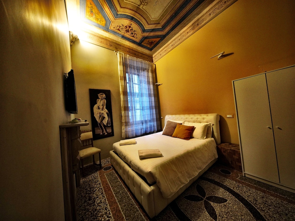 Nerva Accommodation Cavour — Hotel rooms in Rome, Lazio
