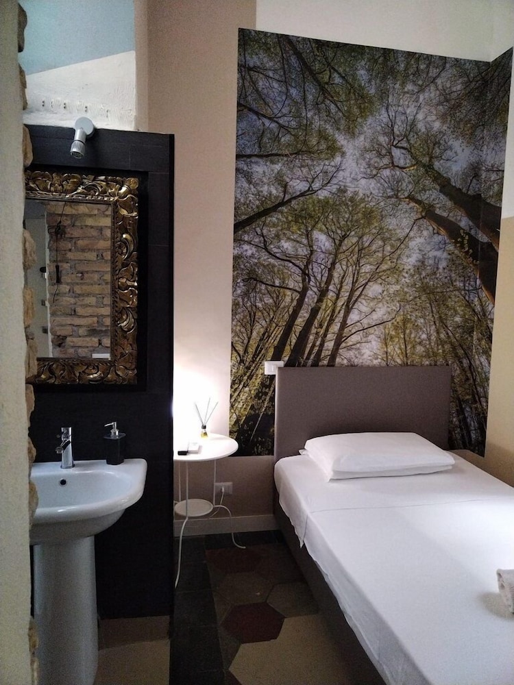 Nerva Accommodation Cavour — Hotel rooms in Rome, Lazio