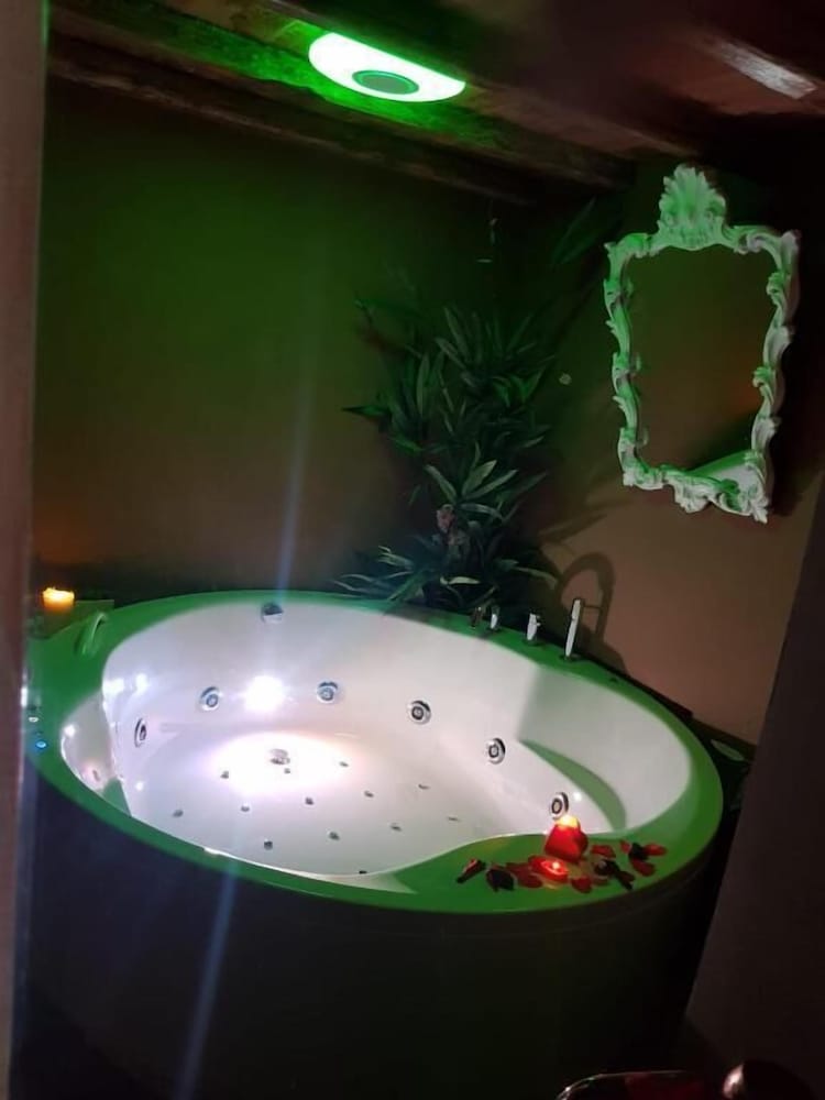 Nerva Accommodation Cavour — Spa in Rome, Lazio