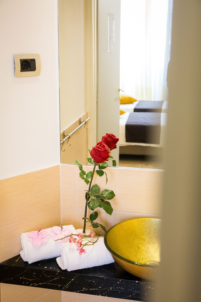 Nerva Accommodation Cavour — Hotel rooms in Rome, Lazio