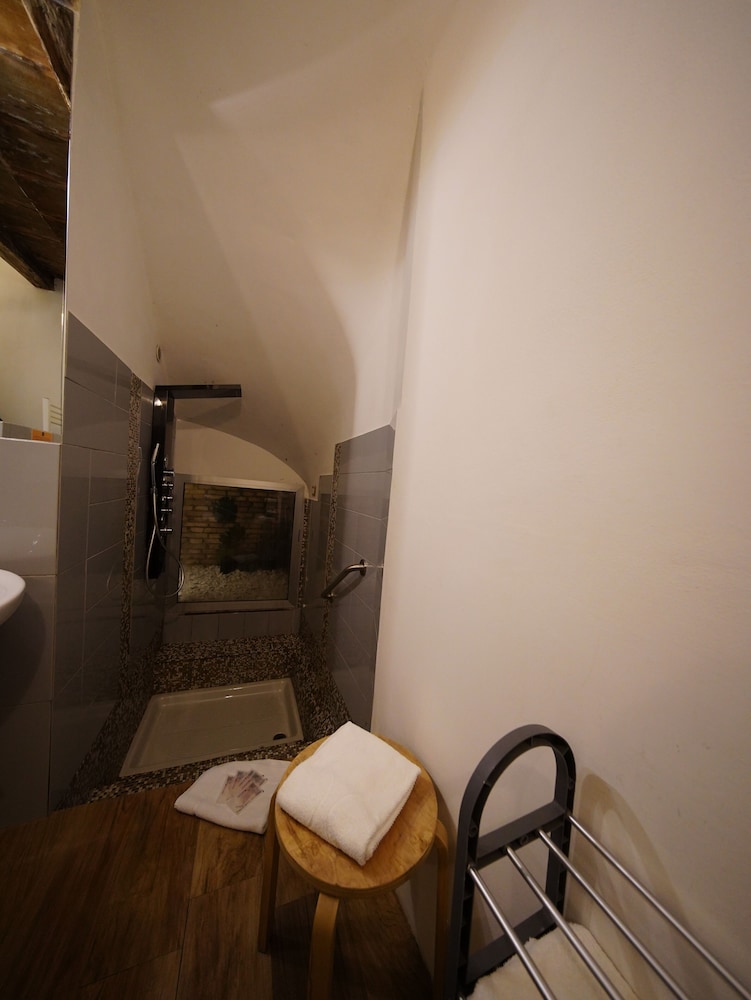 Nerva Accommodation Cavour — Hotel rooms in Rome, Lazio
