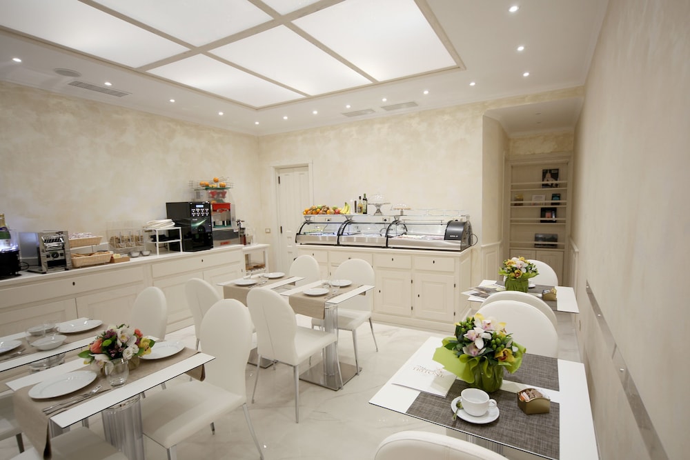 Maison Tritone — Restaurant & bars in Rome, Lazio