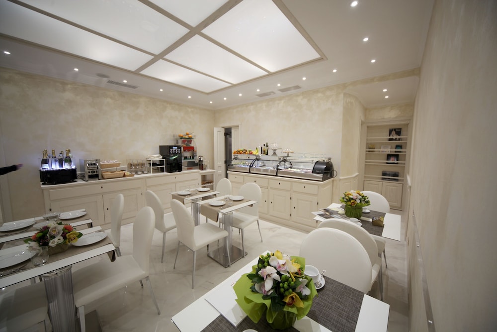 Maison Tritone — Restaurant & bars in Rome, Lazio
