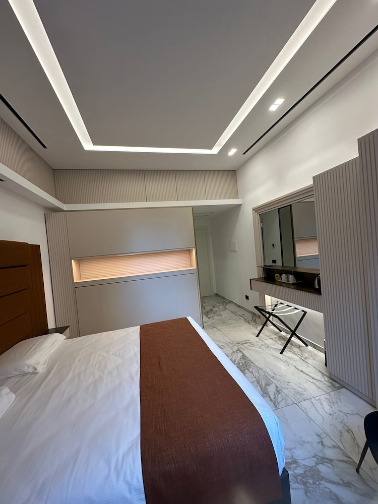 Maison Tritone — Hotel rooms in Rome, Lazio