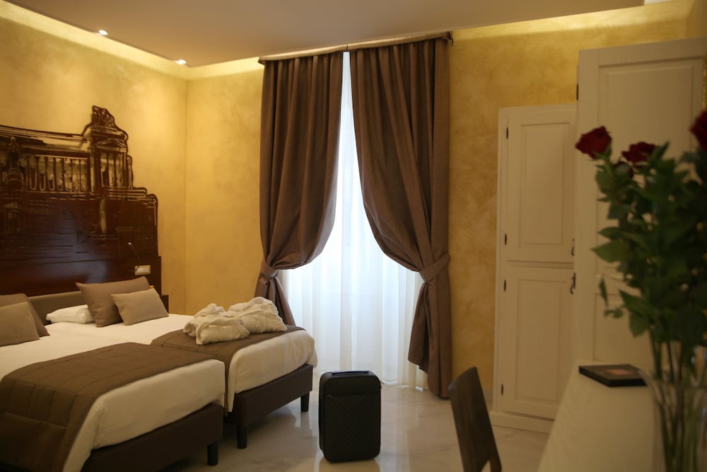 Maison Tritone — Hotel rooms in Rome, Lazio