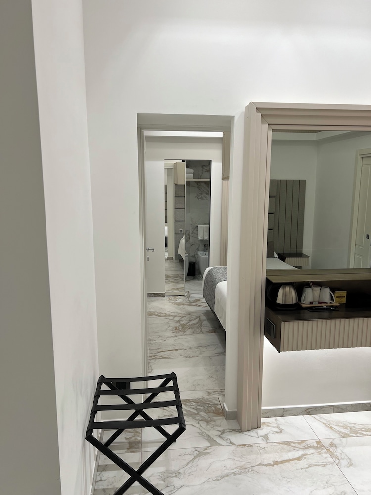 Maison Tritone — Hotel rooms in Rome, Lazio