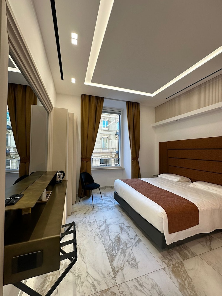 Maison Tritone — Hotel rooms in Rome, Lazio