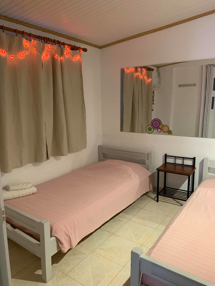 White Palace Studios — Hotel rooms in Faliraki, South Aegean