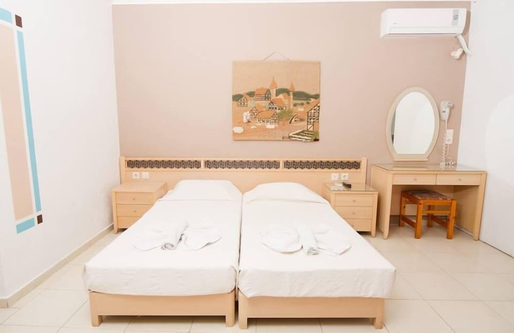 White Palace Studios — Hotel rooms in Faliraki, South Aegean