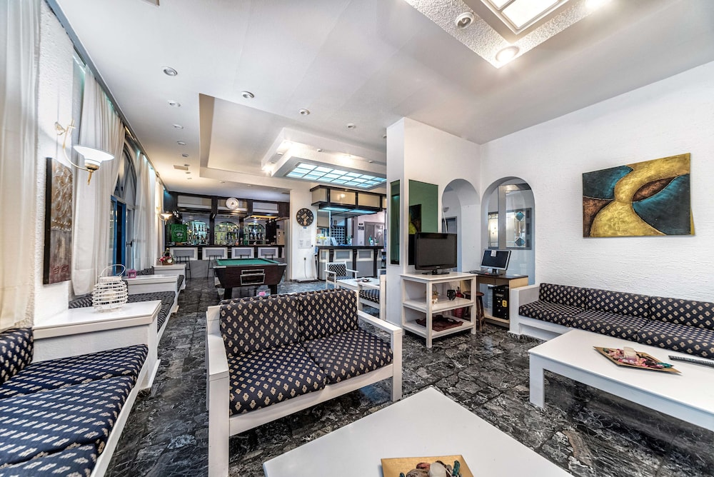Iro Hotel — Restaurant & bars in Hersonissos