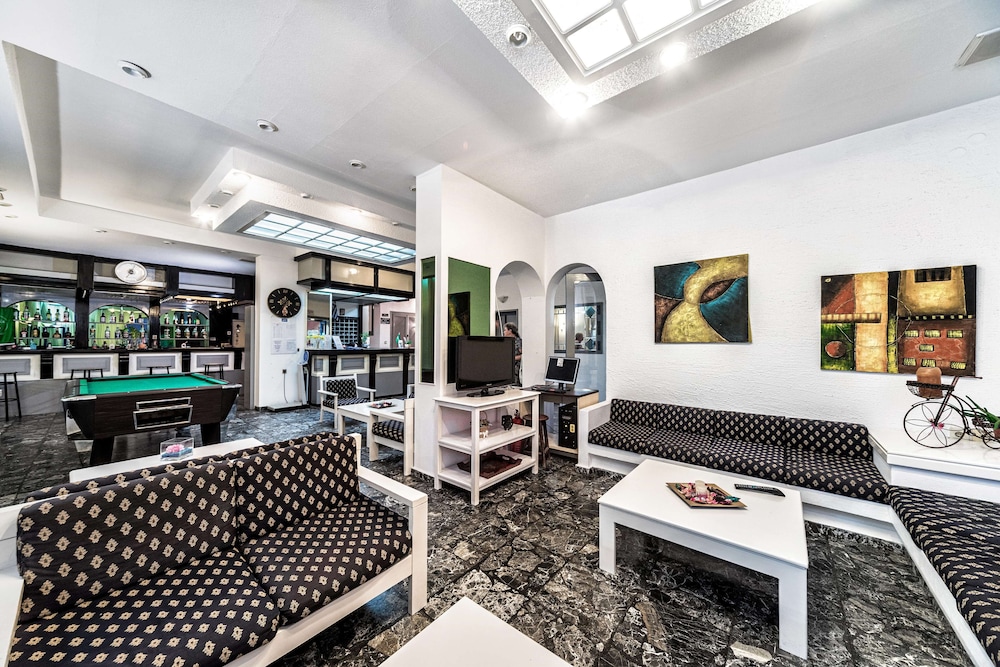 Iro Hotel — Restaurant & bars in Hersonissos