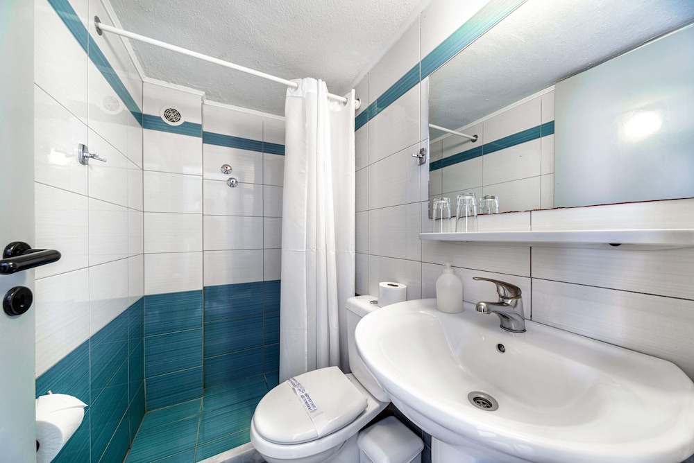 Iro Hotel — Hotel rooms in Hersonissos