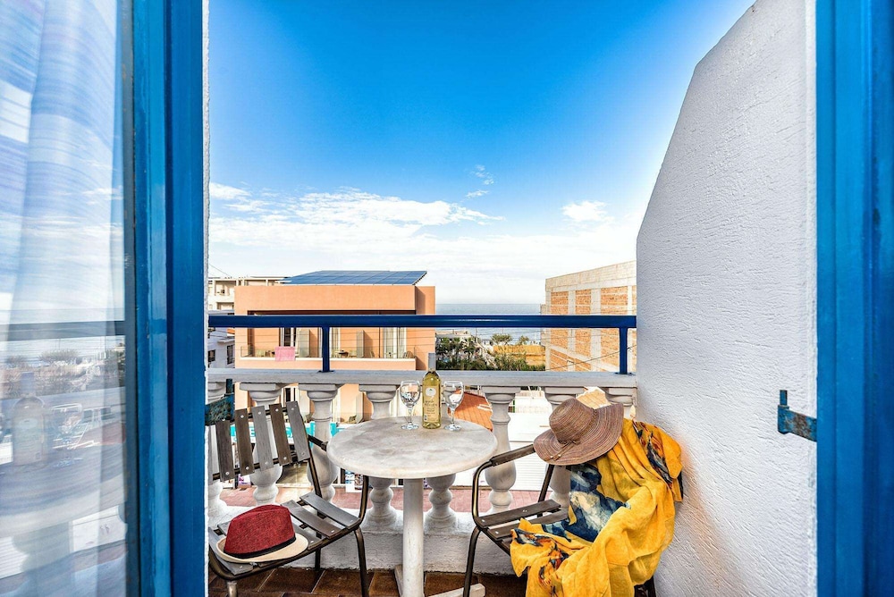 Iro Hotel — Hotel rooms in Hersonissos
