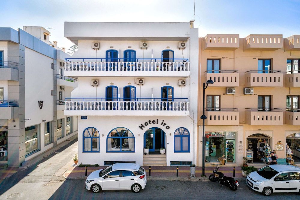 Iro Hotel — Hotel building in Hersonissos