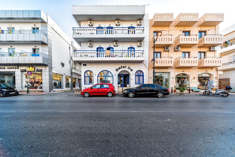 Iro Hotel — Hotel building in Hersonissos