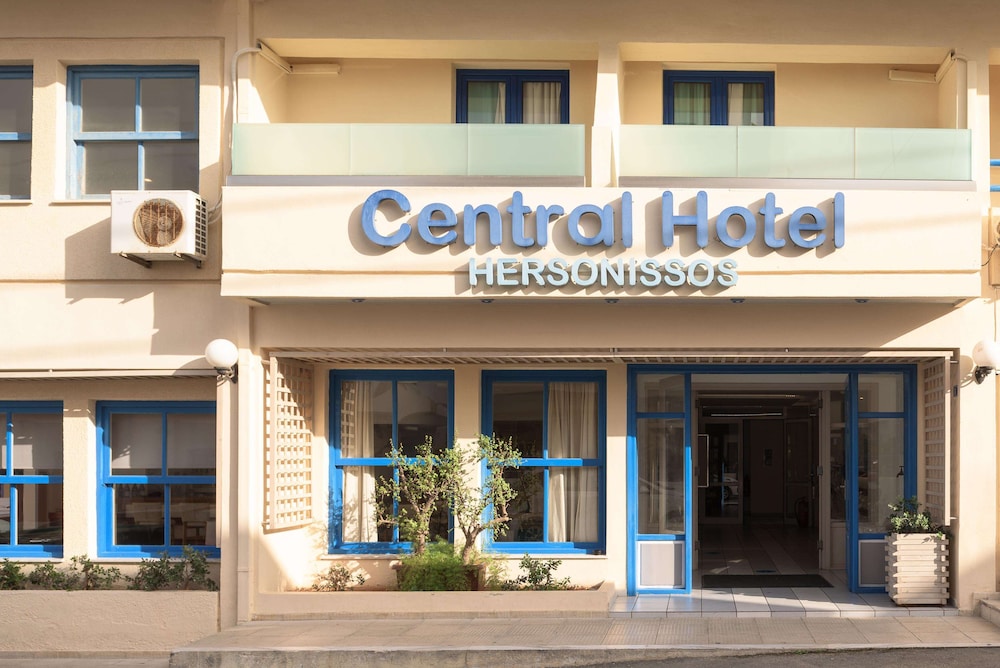 Central Hersonissos Hotel — Hotel building in Hersonissos