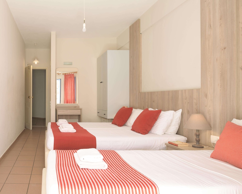 Central Hersonissos Hotel — Hotel rooms in Hersonissos
