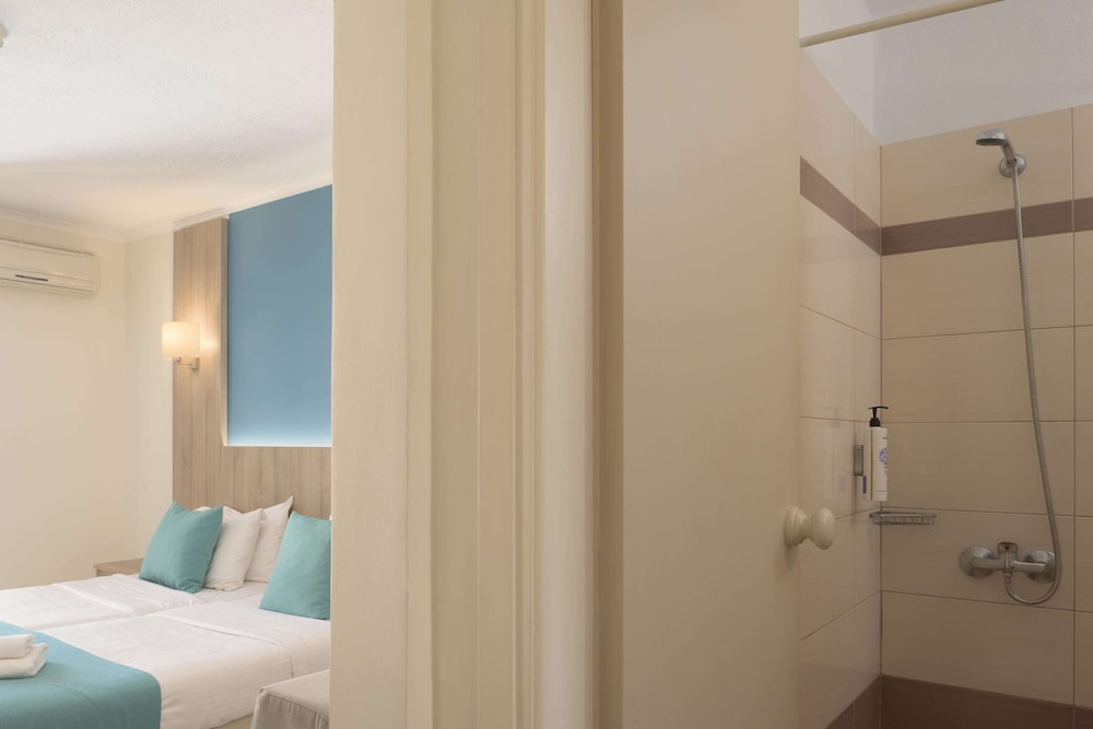 Central Hersonissos Hotel — Hotel rooms in Hersonissos
