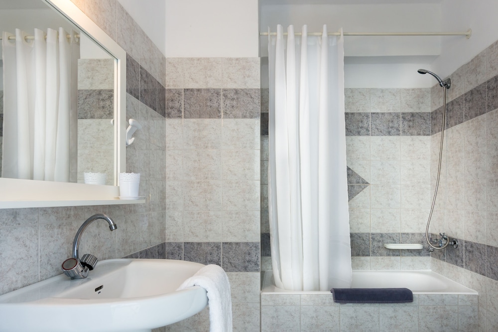 Central Hersonissos Hotel — Hotel rooms in Hersonissos