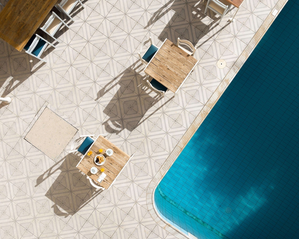 Central Hersonissos Hotel — Swimming pool in Hersonissos