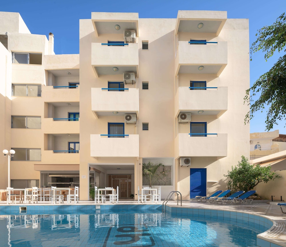 Central Hersonissos Hotel — Main photo in Hersonissos