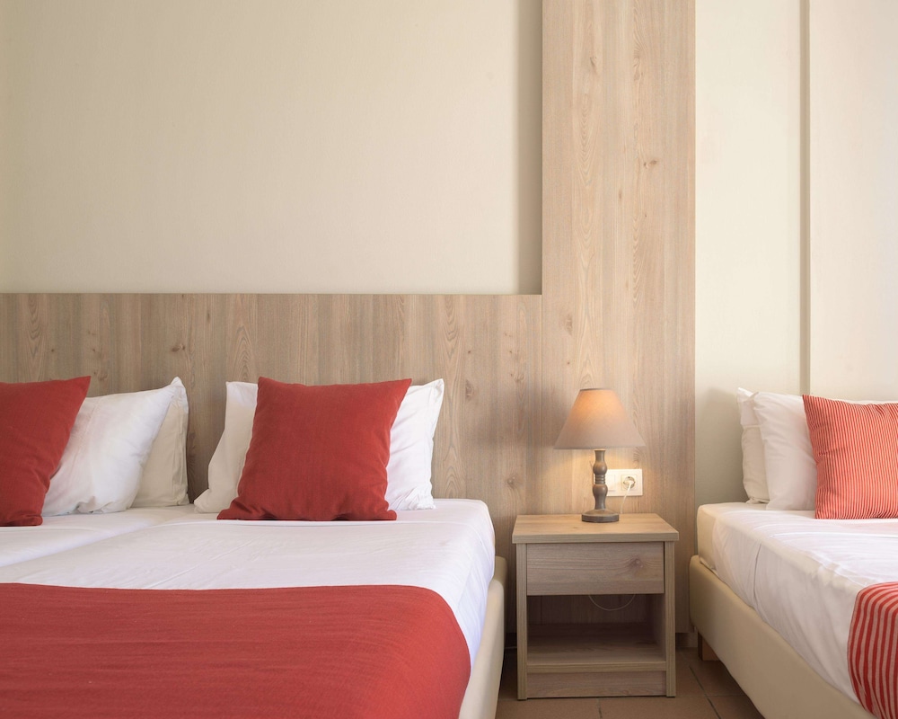 Central Hersonissos Hotel — Hotel rooms in Hersonissos