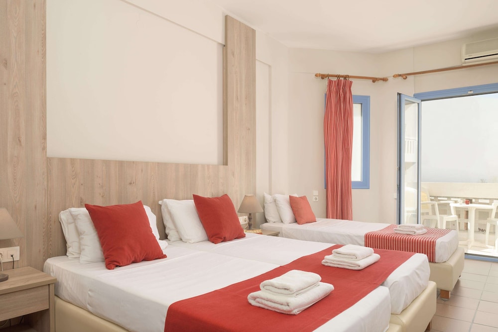 Central Hersonissos Hotel — Hotel rooms in Hersonissos