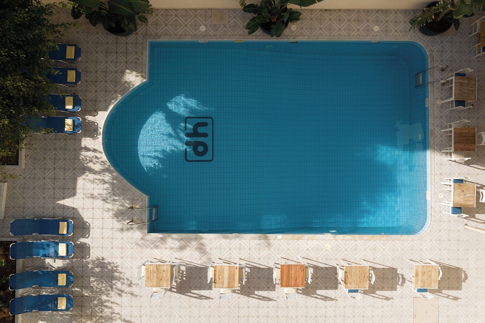 Central Hersonissos Hotel — Swimming pool in Hersonissos