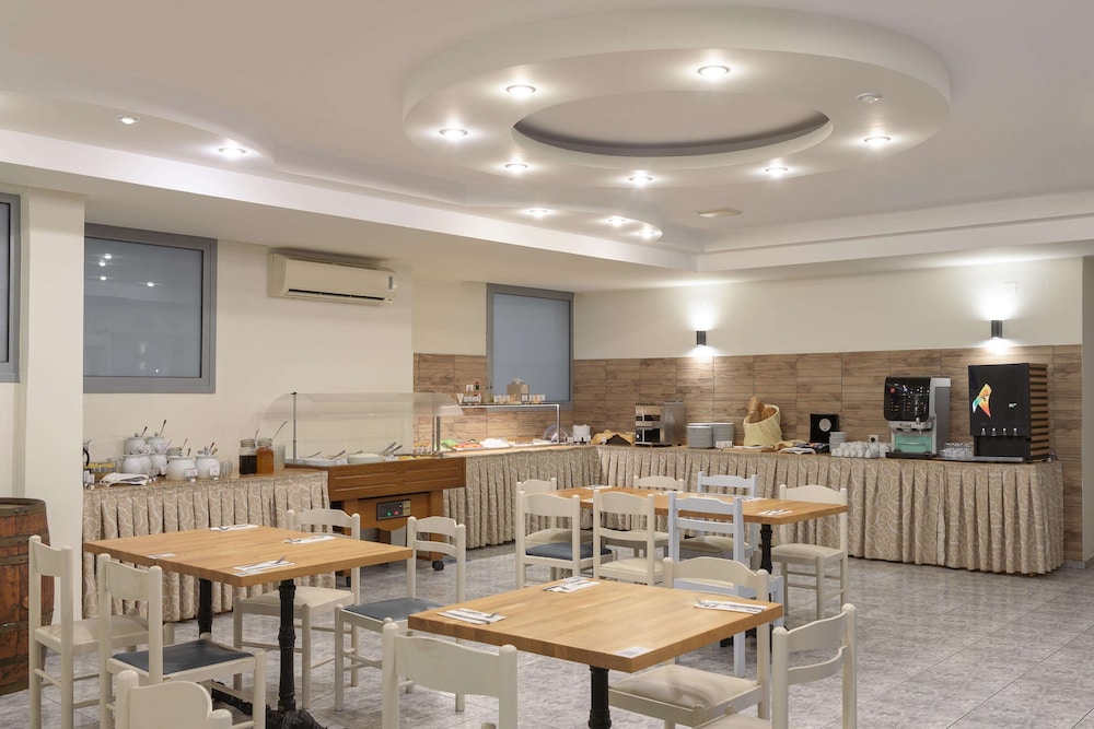 Central Hersonissos Hotel — Restaurant & bars in Hersonissos