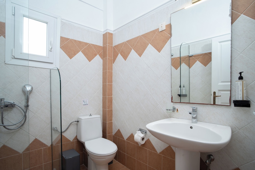 Salvatore Caldera Suites — Hotel rooms in Imerovigli, South Aegean