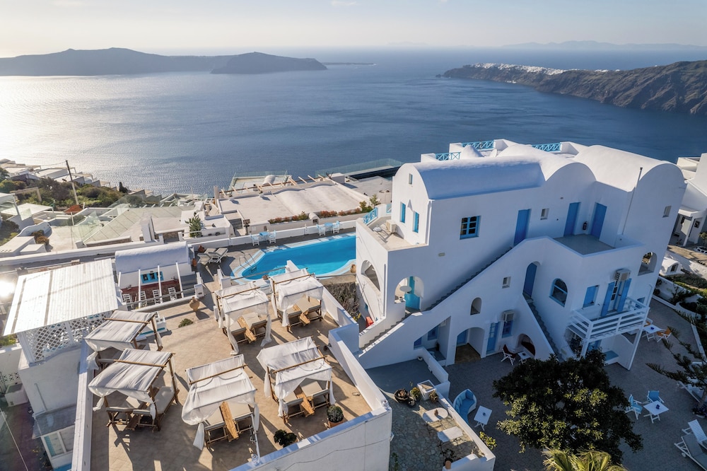 Salvatore Caldera Suites — Hotel building in Imerovigli, South Aegean