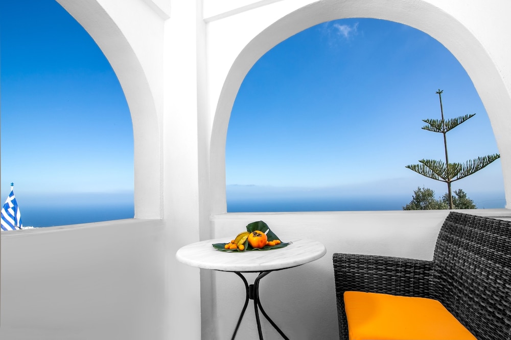 Salvatore Caldera Suites — Hotel building in Imerovigli, South Aegean