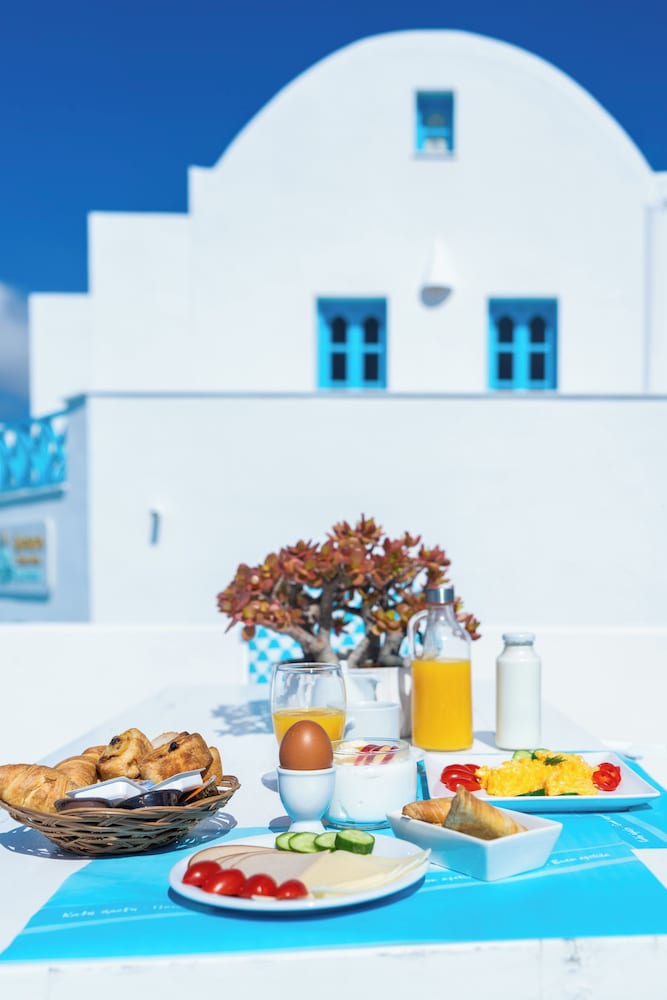 Salvatore Caldera Suites — Hotel building in Imerovigli, South Aegean